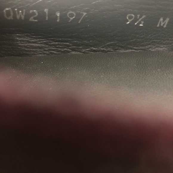 Stuart Weitzman Regent Suede Textured Leather Flat - Picture 14 of 15